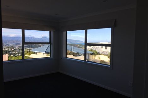 Photo of property in 90 Ashton Fitchett Drive, Brooklyn, Wellington, 6021