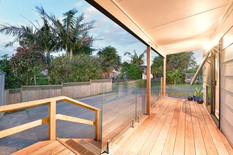 Photo of property in 15b Pacific Parade, Army Bay, Whangaparaoa, 0930