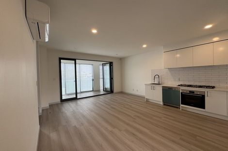 Photo of property in 1/218 Rosebank Road, Avondale, Auckland, 1026