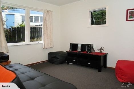 Photo of property in 32 Leadley Lane, Tawa, Wellington, 5028