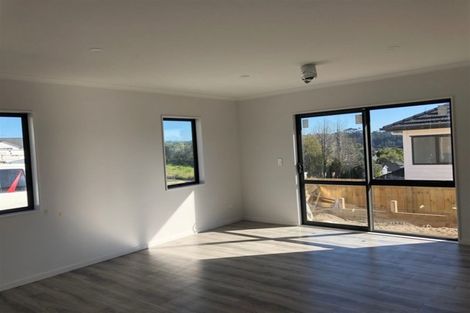 Photo of property in 11 Shibata Rise, Ranui, Auckland, 0612