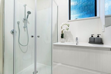 Photo of property in 17b Wynyard Crescent, Fernhill, Queenstown, 9300