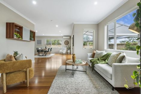 Photo of property in 42 Laurel Oak Drive, Schnapper Rock, Auckland, 0632