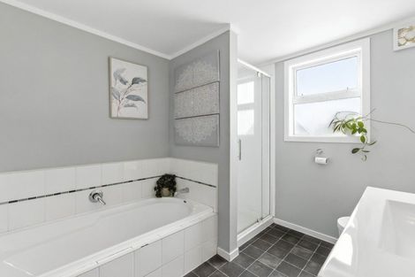 Photo of property in 13 Walton Road, Paraparaumu Beach, Paraparaumu, 5032