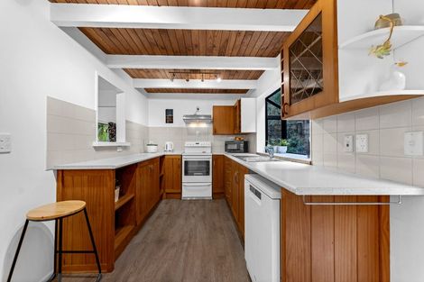 Photo of property in 576c South Titirangi Road, Titirangi, Auckland, 0604