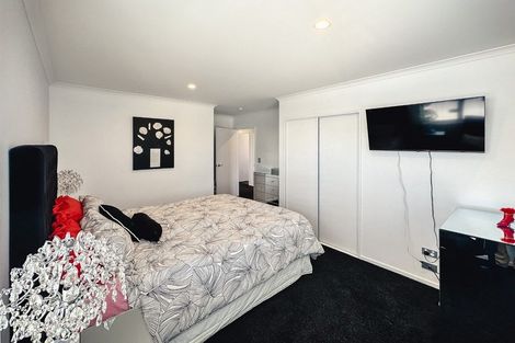 Photo of property in 39 Vivian Street, Burwood, Christchurch, 8083