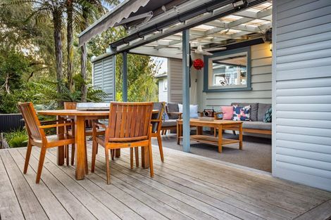 Photo of property in 5 Taupaki Road, Taupaki, Henderson, 0782