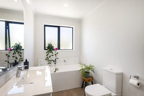 Photo of property in 3 Kaiwaru Place, Waikanae, 5036