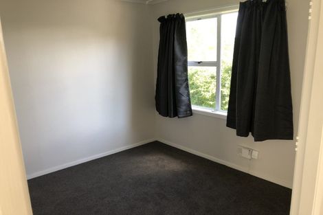 Photo of property in 34 Miles Crescent, Newlands, Wellington, 6037