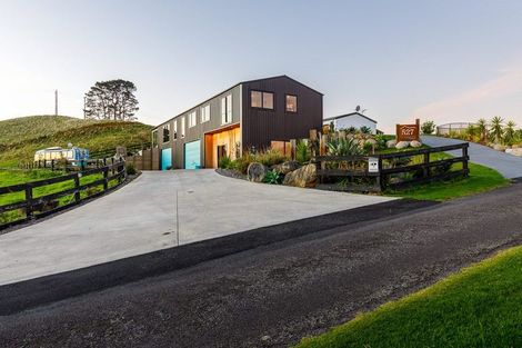 Photo of property in 527 Frankley Road, Hurworth, New Plymouth, 4371