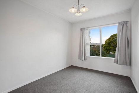 Photo of property in 16 Leaming Place, Clarks Beach, 2122