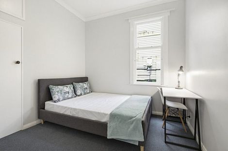 Photo of property in 5 Governor Road, Northland, Wellington, 6012