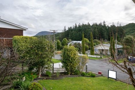 Photo of property in 51 Hampden Street, Picton, 7220