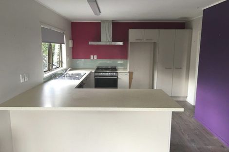 Photo of property in 2/2 Sunnynook Road, Sunnynook, Auckland, 0620