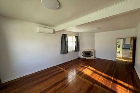Photo of property in 61 Endeavour Street, Lyall Bay, Wellington, 6022