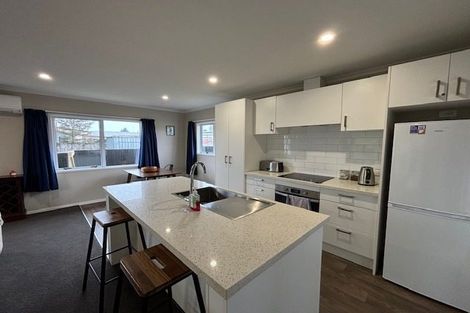 Photo of property in 19a Mackenzie Street, Te Atatu South, Auckland, 0610