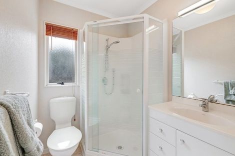 Photo of property in 29 Westminster Gardens, Unsworth Heights, Auckland, 0632