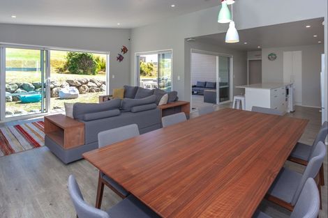 Photo of property in 5 Ross Place, Whiritoa, Whangamata, 3691