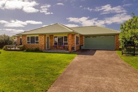 Photo of property in 18 Cholmondeley Crescent, Whitianga, 3510