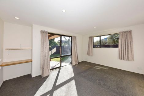 Photo of property in 10 Courtfield Close, Parklands, Christchurch, 8083