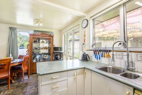 Photo of property in 1b Nandana Drive, Glen Eden, Auckland, 0602