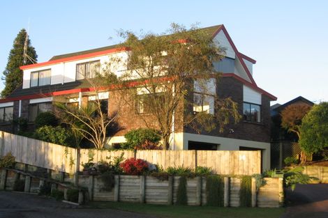 Photo of property in 14 Silhouette Way, Western Heights, Hamilton, 3200