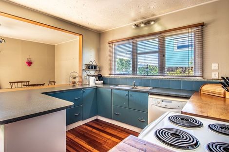 Photo of property in 14 Mahana Road, Paraparaumu Beach, Paraparaumu, 5032
