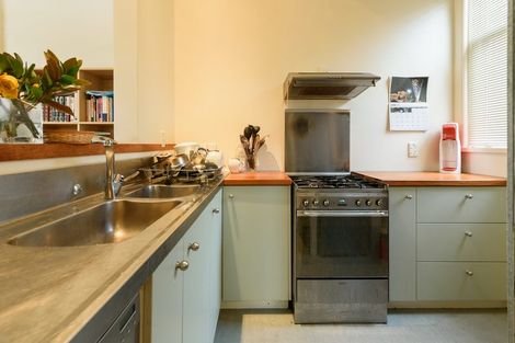 Photo of property in 39 Queen Street, Mount Victoria, Wellington, 6011