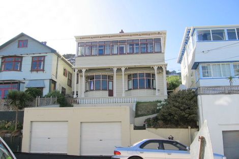Photo of property in 14 Hawker Street, Mount Victoria, Wellington, 6011