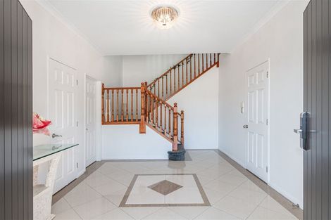 Photo of property in 76 San Valentino Drive, Henderson, Auckland, 0612