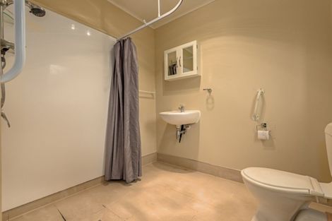 Photo of property in 86 Wikiriwhi Crescent, Awapuni, Palmerston North, 4412