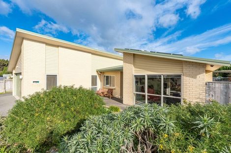 Photo of property in 36 Pharazyn Avenue, Waikanae Beach, Waikanae, 5036
