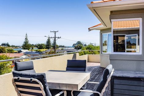 Photo of property in 50 Leslie Street, Waitara, 4320