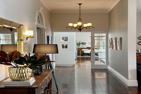 Photo of property in 16 Shortland Street, Lower Vogeltown, New Plymouth, 4310