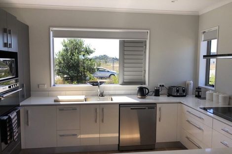 Photo of property in 69 Glidepath Road, Hobsonville, Auckland, 0616
