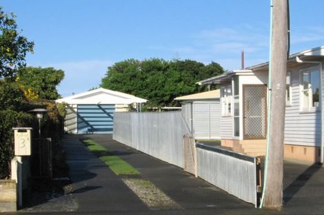 Photo of property in 3 Dick Place, Onekawa, Napier, 4110