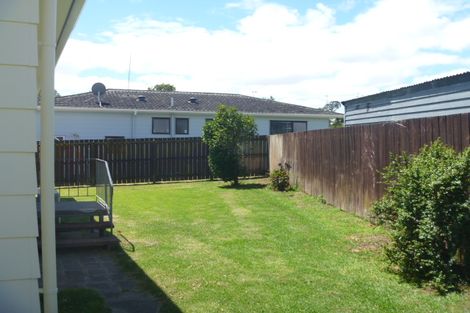 Photo of property in 1/8 Senecio Place, Weymouth, Auckland, 2103