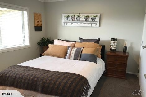 Photo of property in 29 Feist Street, Carterton, 5713