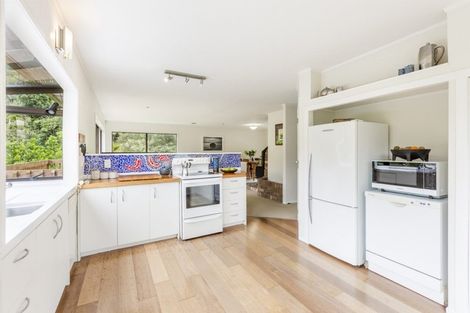 Photo of property in 53 Rimu Road, Oratia, Auckland, 0604