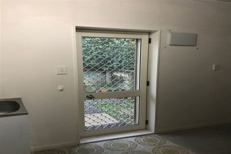 Photo of property in 8 Tern Place, Unsworth Heights, Auckland, 0632