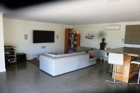 Photo of property in 24 Bevyn Street, Castor Bay, Auckland, 0620