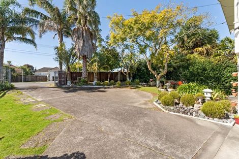 Photo of property in 62a Te Atatu Road, Te Atatu South, Auckland, 0610