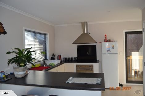 Photo of property in 9 Edgware Road, West Harbour, Auckland, 0618