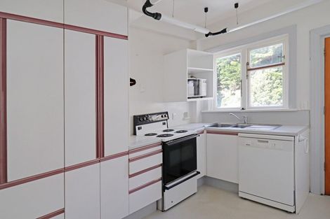 Photo of property in Sunhaven Flats, 262 Oriental Parade, Oriental Bay, Wellington, 6011