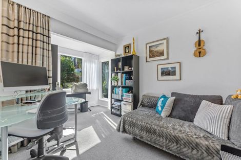 Photo of property in 1/4a Dallinghoe Crescent, Milford, Auckland, 0620