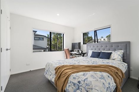 Photo of property in 7a Halcombe Place, Green Bay, Auckland, 0604