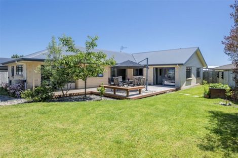 Photo of property in 6 Karlos Lane, Levin, 5510