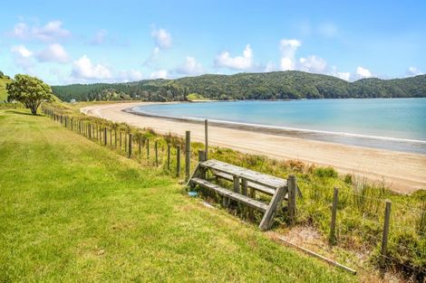 Photo of property in 759 Whangaruru North Road, Whangaruru, Russell, 0184