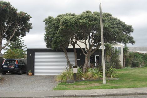 Photo of property in 7 Newry Road, Raumati Beach, Paraparaumu, 5032