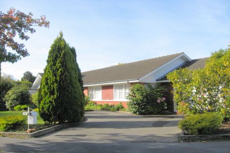 Photo of property in 16 Tuirau Place, Ilam, Christchurch, 8041